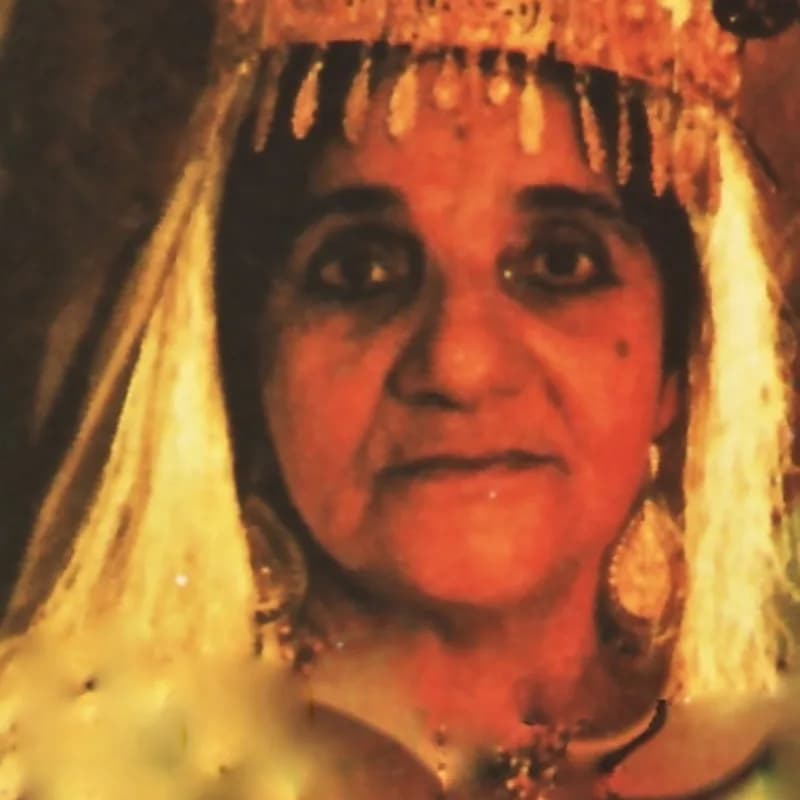 Portrait de Cheikha Rimitti, chanteuse algérienne de raï.